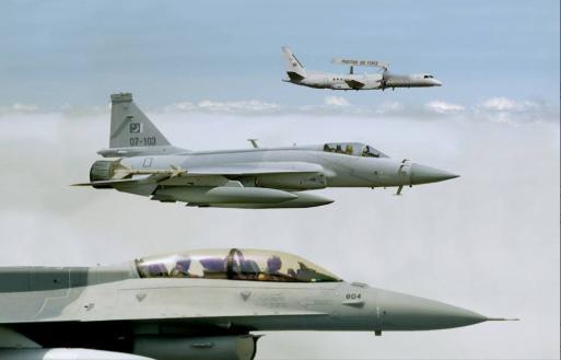 突发！巴铁空军重兵压境波斯湾，硬核护航伊朗，中东格局要变天？
当地时间2026年