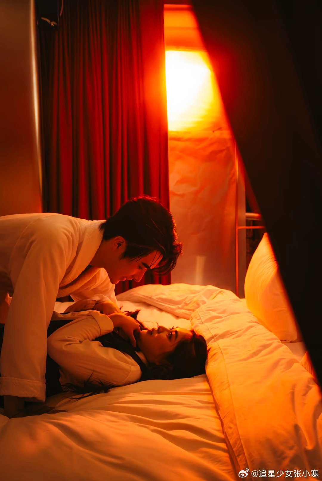 阿爆拍短剧阿爆预告自己拍的短剧镜头，这个娱乐圈非进不可了是吗。阿爆短剧镜头