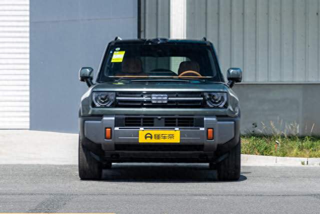 银河战舰 700：AI 全地形硬核 SUV，打破城野出行的选择困境