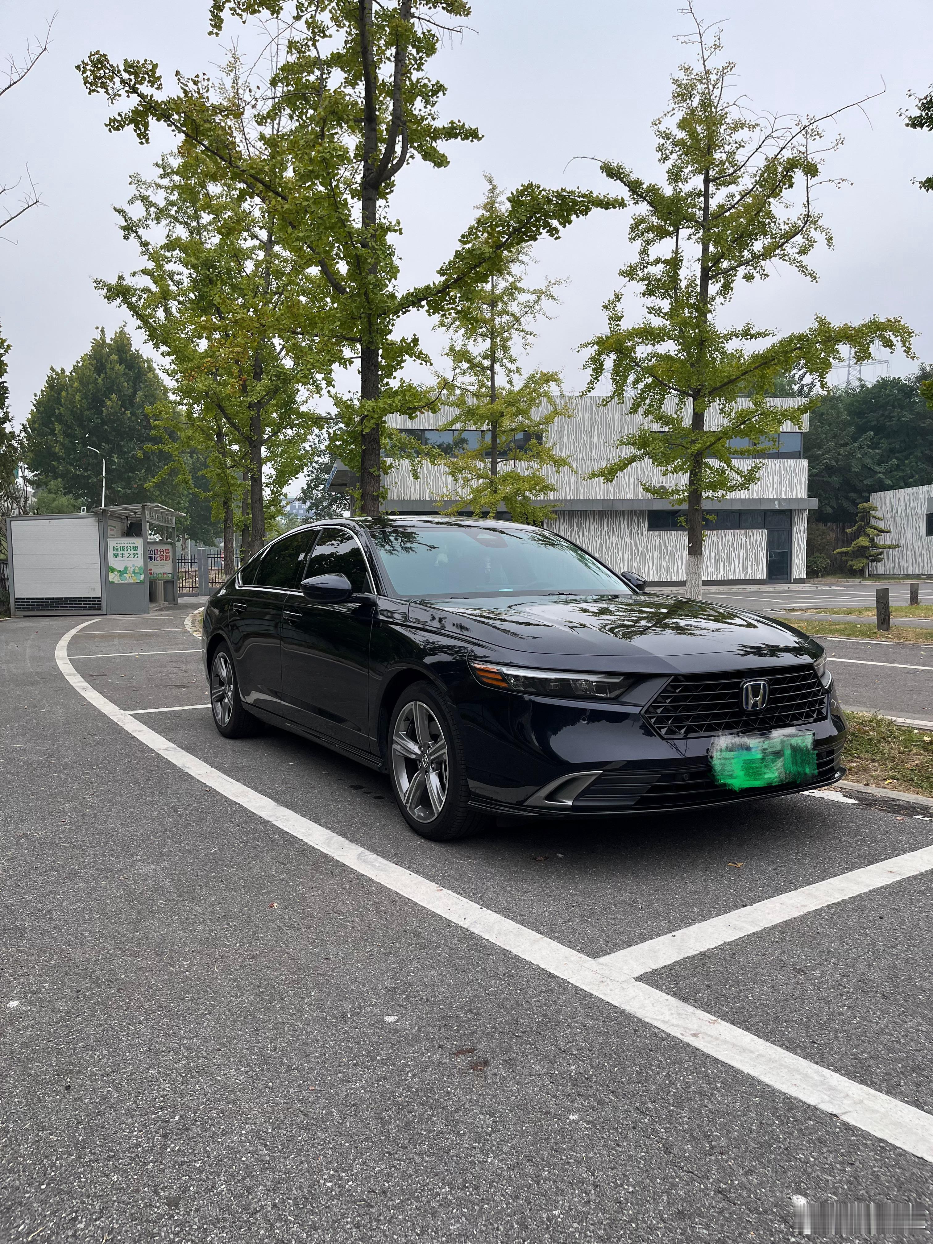 本田雅阁 PHEV价格确实已经到位了，15万多能落地带座椅通风、Bose音响的中