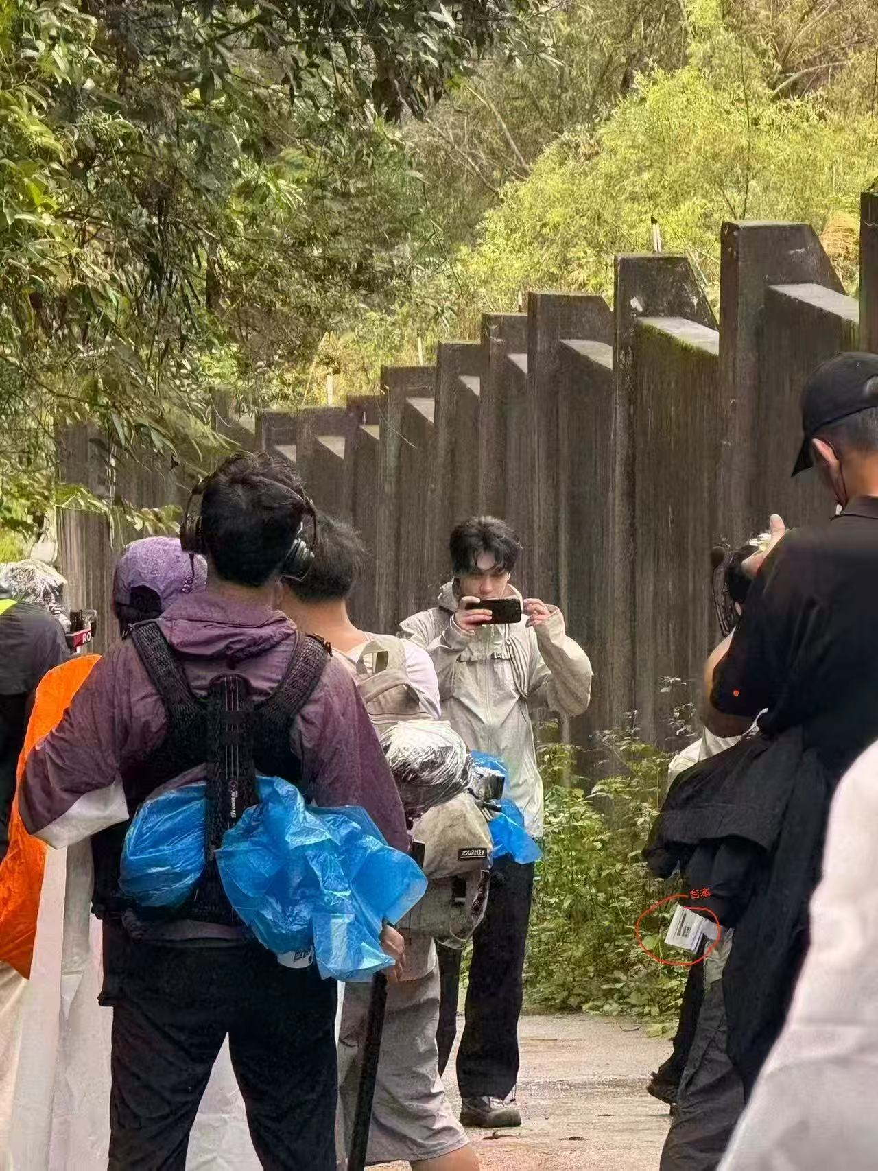 我怎么感觉那一坨不像台本像分镜 