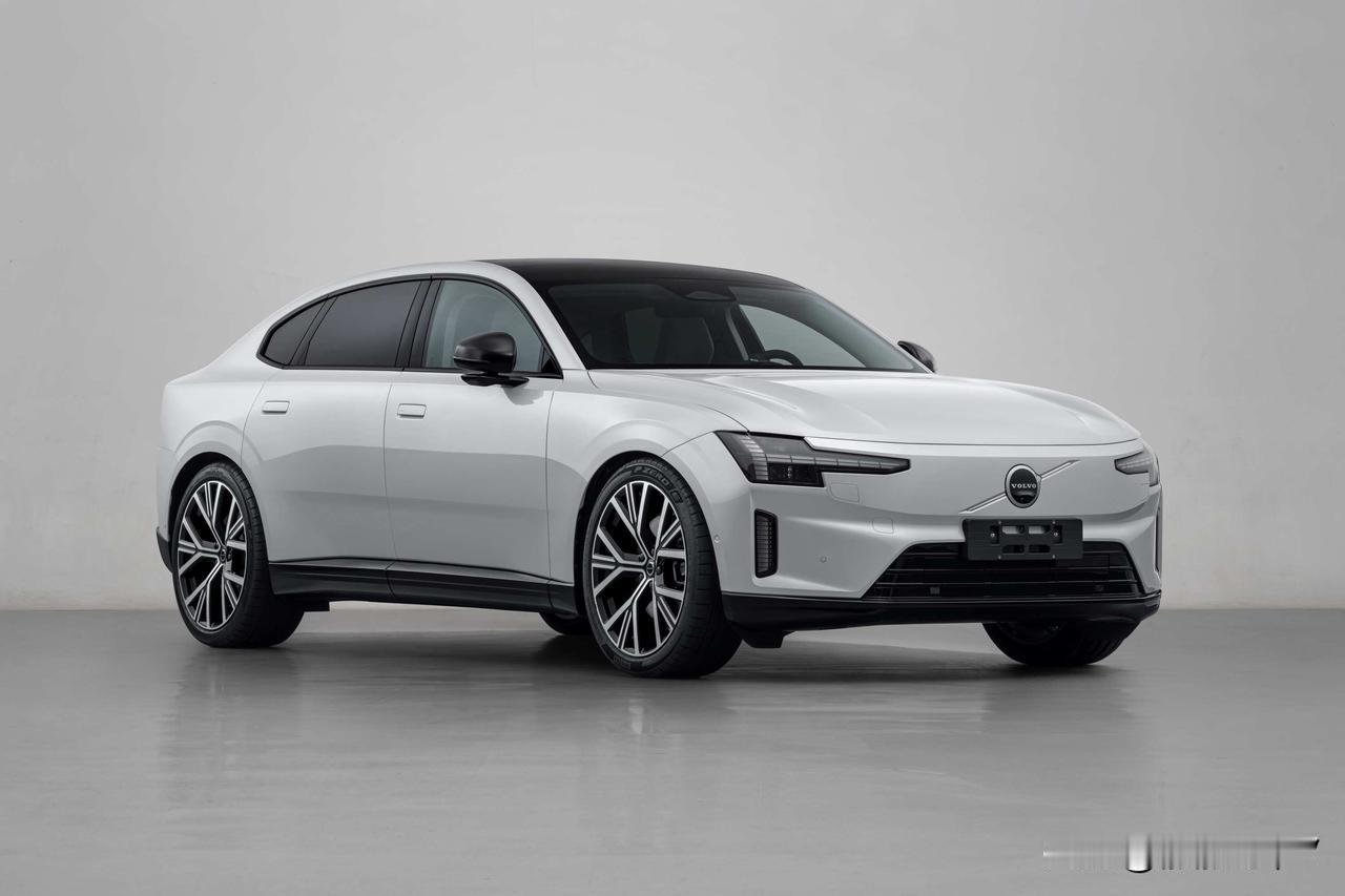 沃尔沃纯电中大型轿车；最快跑180码