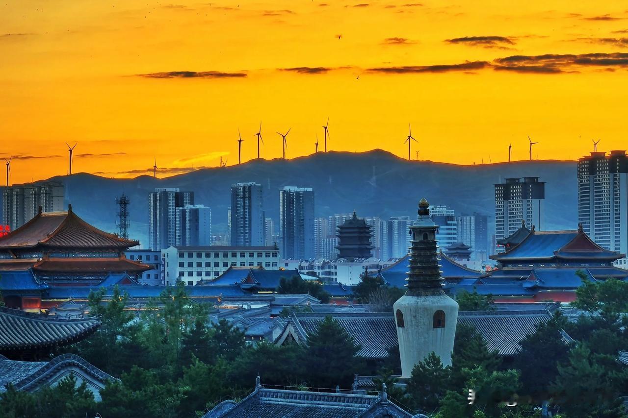 相比较其它城市35度以上的蒸笼模式，大同25度左右的清凉就是土豪也享受不到的奢侈