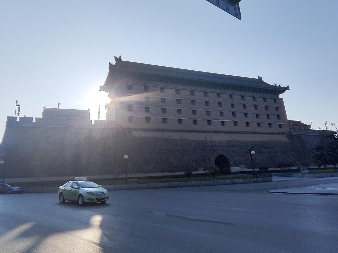中国军力已经能够做到自卫，为什么中国还在努力备战
美国一贯的怂样，任何战争不会只
