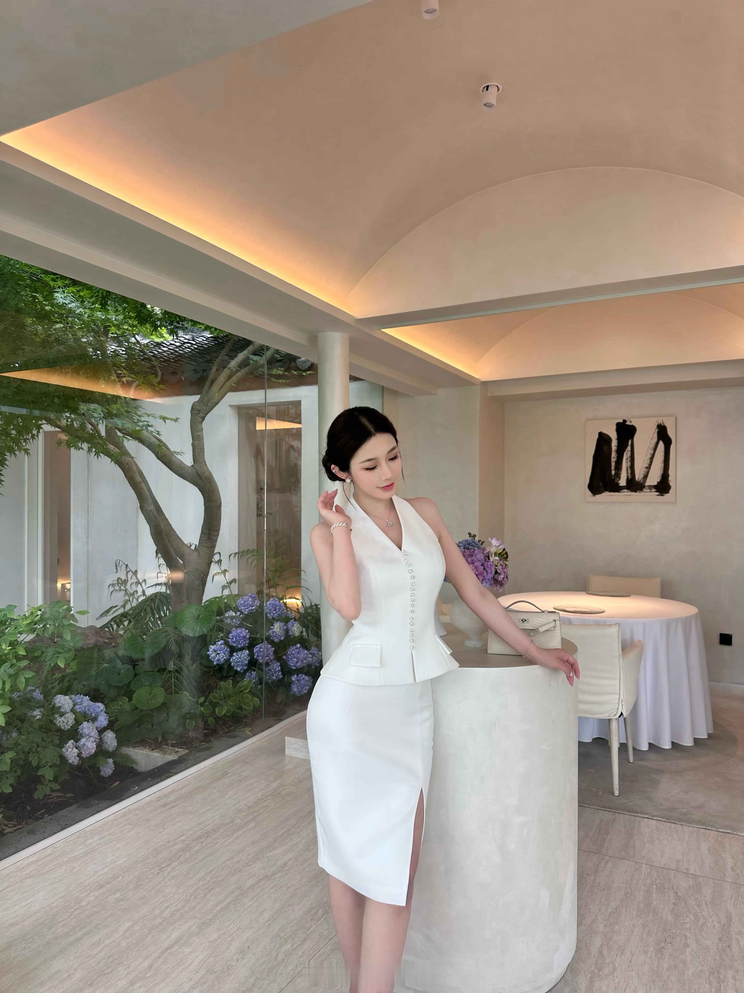 我真的太爱套装了  这期出了好几套都是我自己非常喜欢的风格🤍  绝美了真的！ 