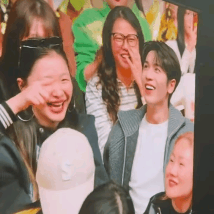 救命！演唱会秒变小品现场也太绝了🤣刘宇宁台上灵魂发问：“多少人一个人来的？”金