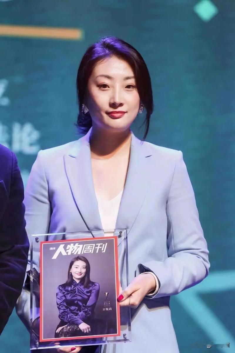 第一财经报道，宗馥莉已经辞职了。

有人说宗馥莉的辞职有多方原因。宗馥莉本人一直