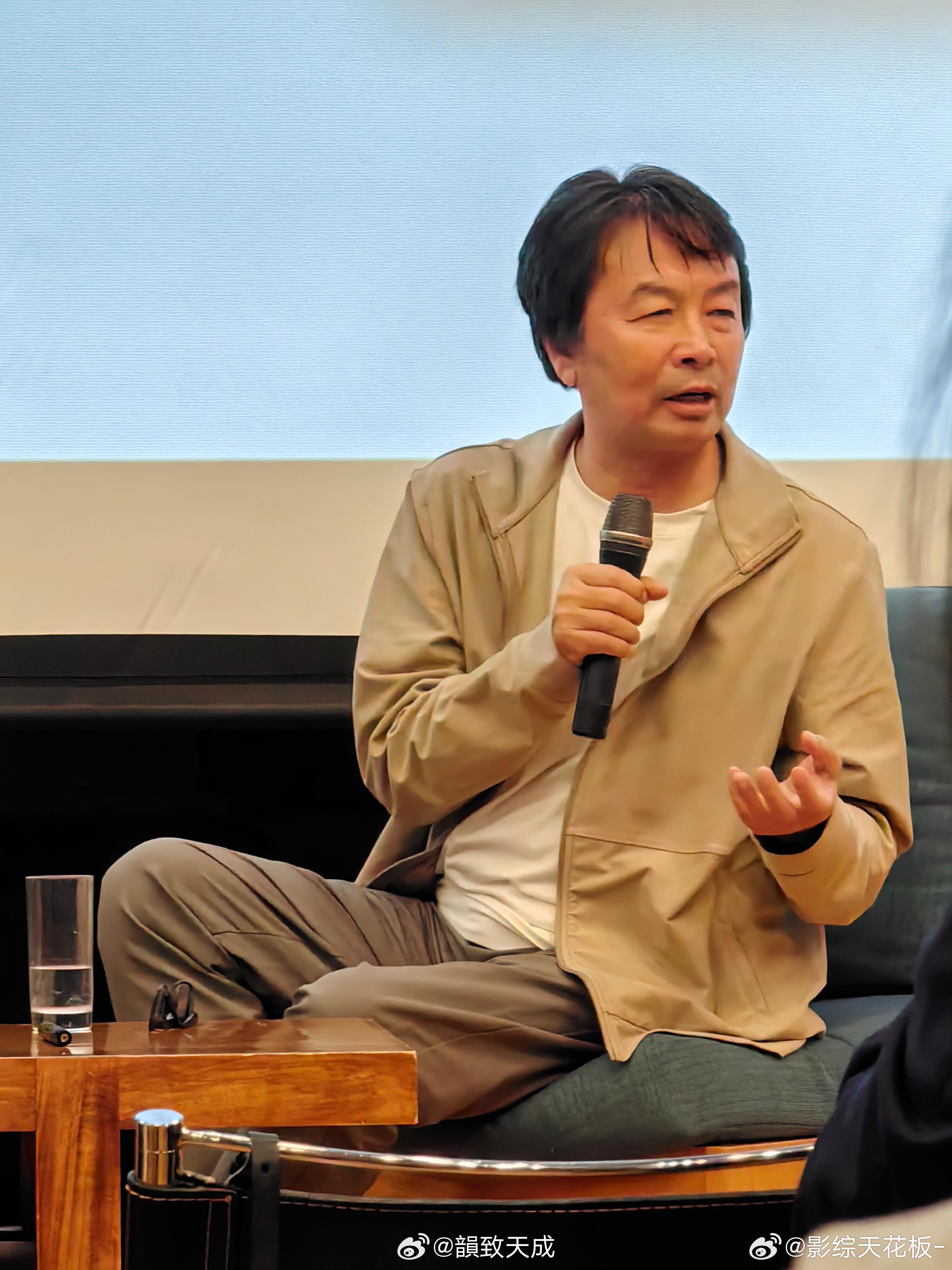刘震云认为20岁还被管会限制人生发展刘震云的观点格外引人深思，二十岁本该自主探索