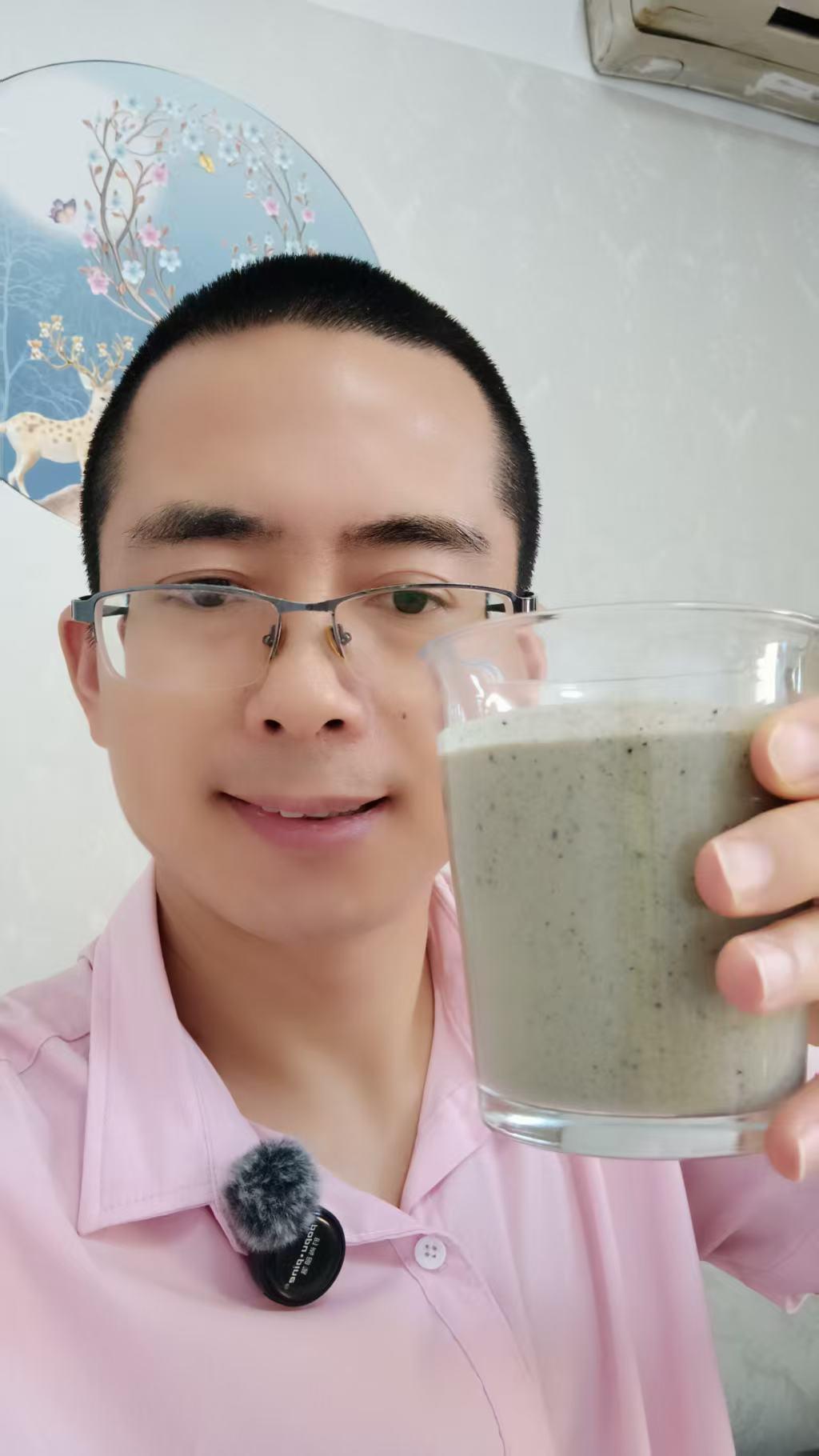健康早餐,可以选择哪些食物? 健康早餐有不少选择。像全谷物食品就很不错，燕麦片富