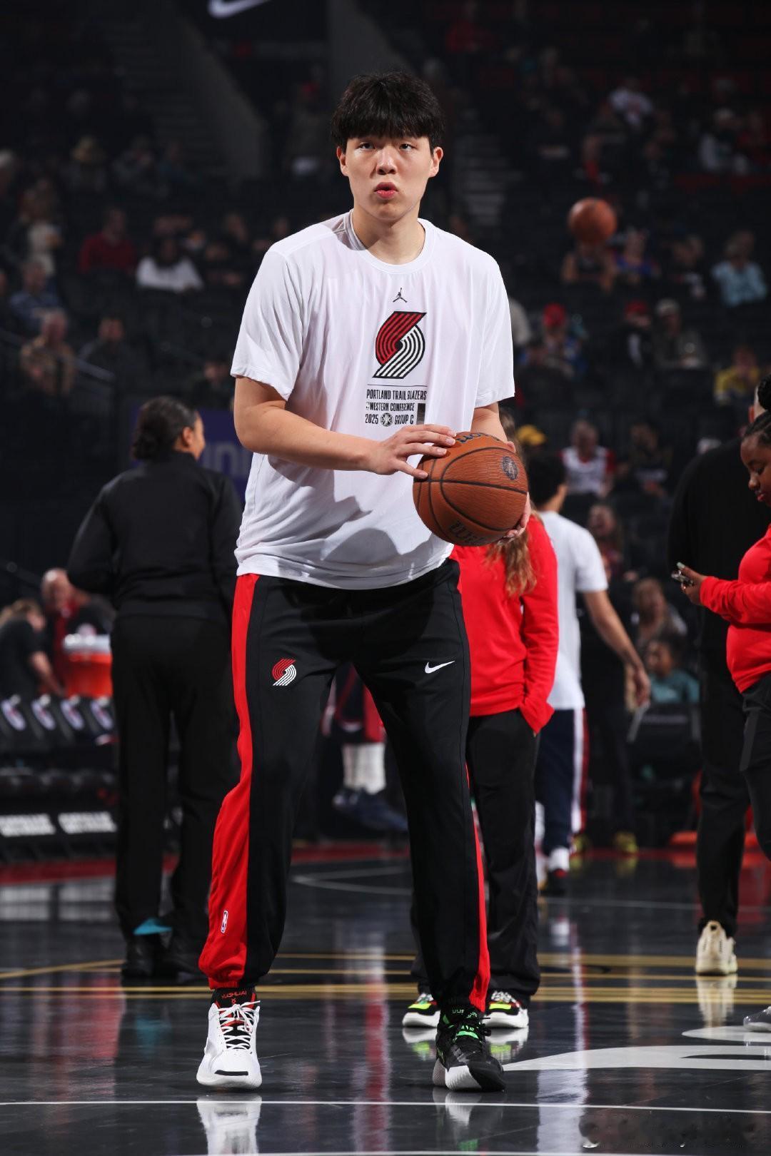 官宣！杨瀚森被下放开拓者下属球队！

据NBA开拓者官方消息，经教练组一致决定，