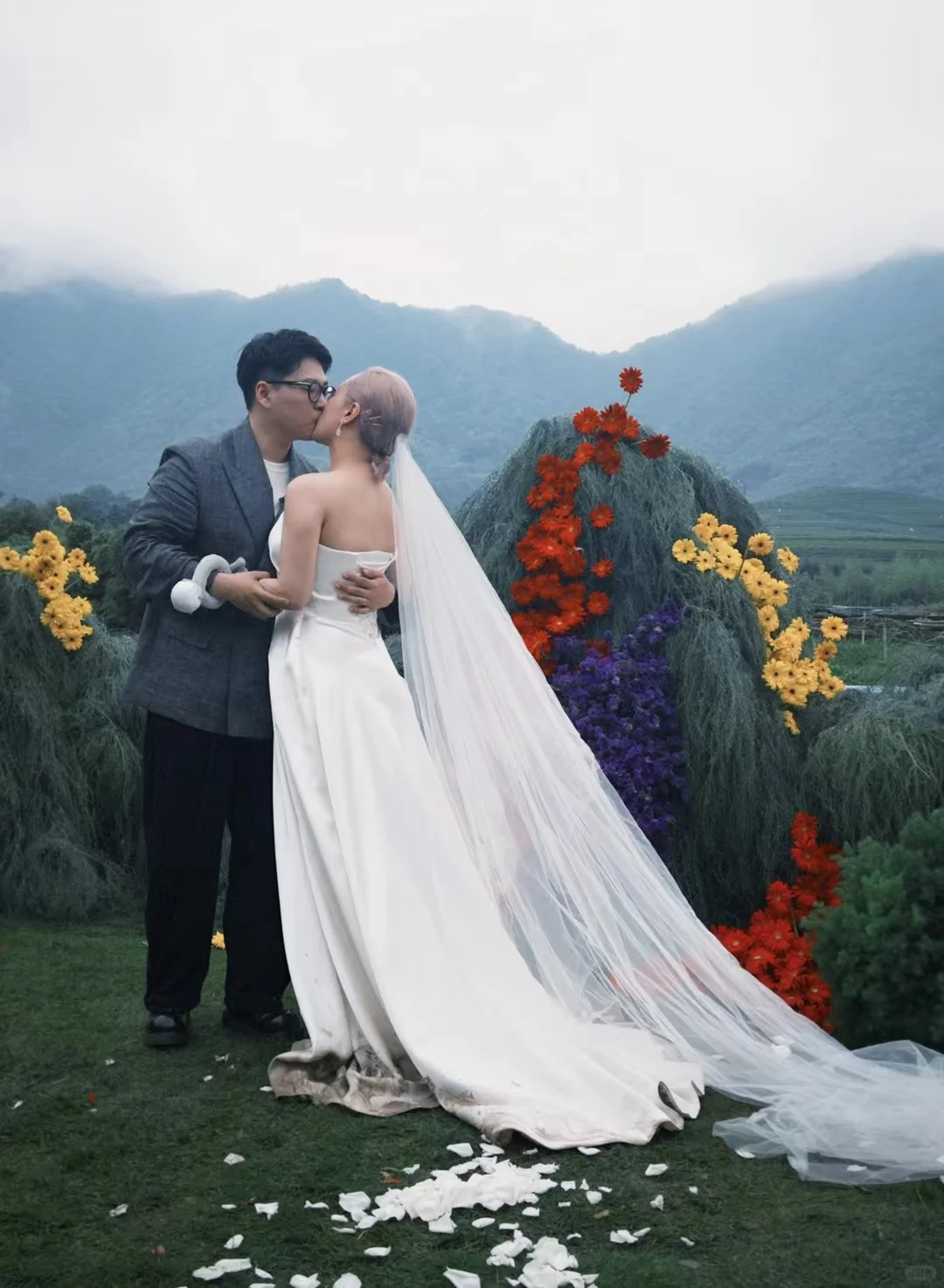 停更的日子结了个婚！爱是真诚的礼物！