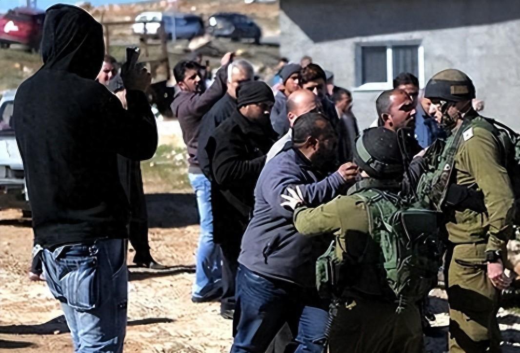 本以为停火能喘口气，结果美伊最高级会晤直接谈崩，伊朗反手就端掉境外间谍窝点，这波