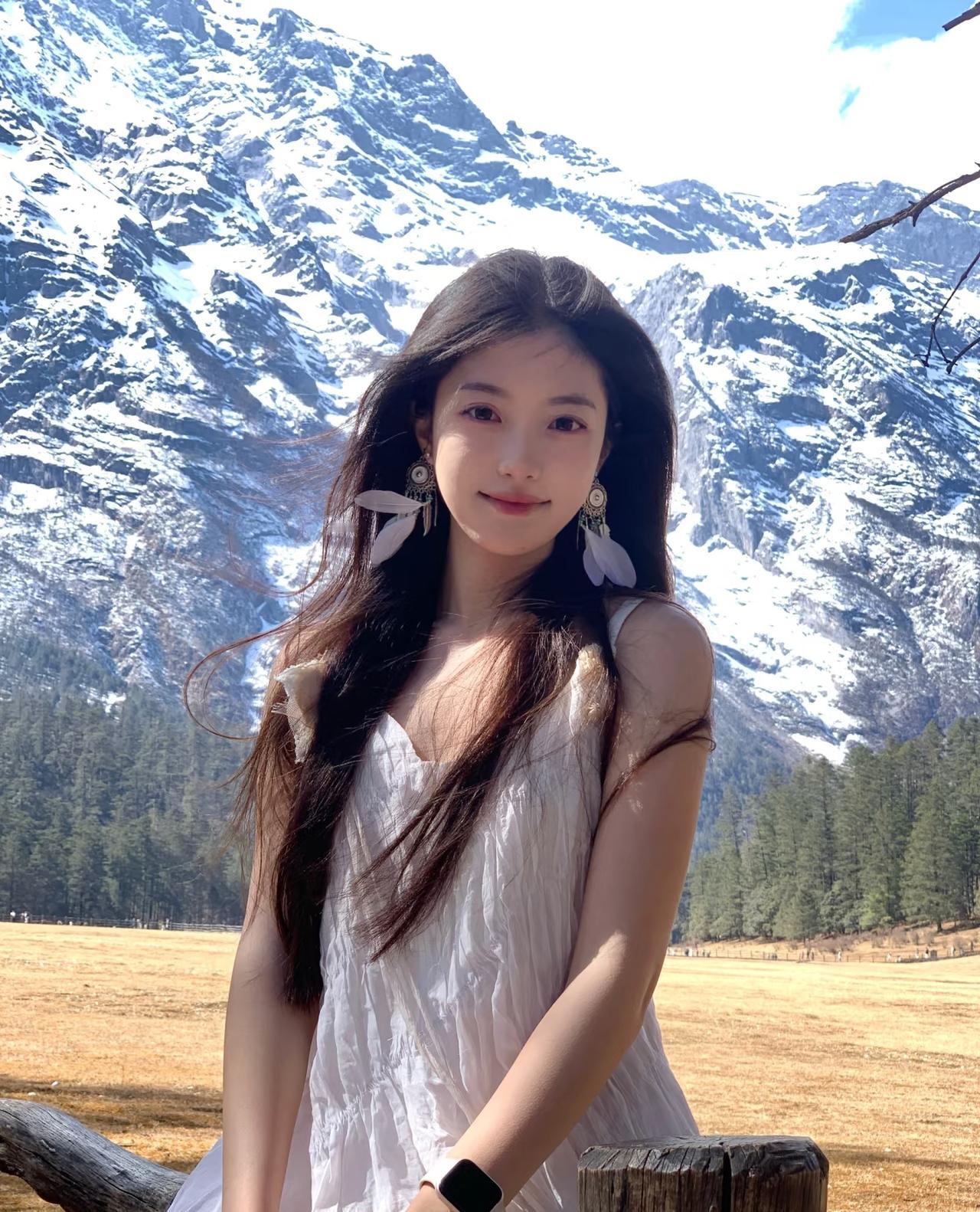 人在低谷时，
谁对你最好？
 
人在顺境时，身边的热闹未必是真心；跌入低谷时，留