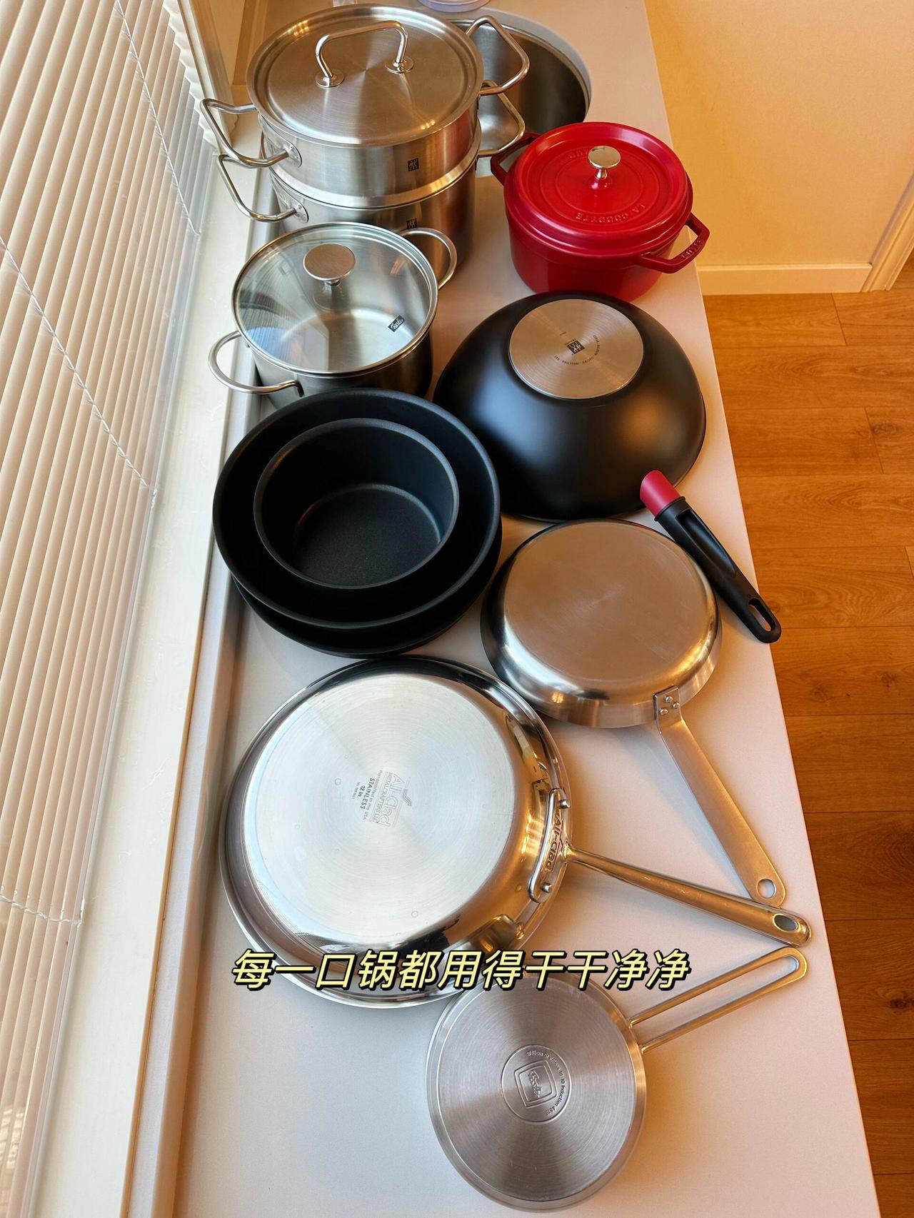 东女人打理起家务来，那叫一个利索！吉林有位女士晒出自家日常，屋内井井有条，地板亮