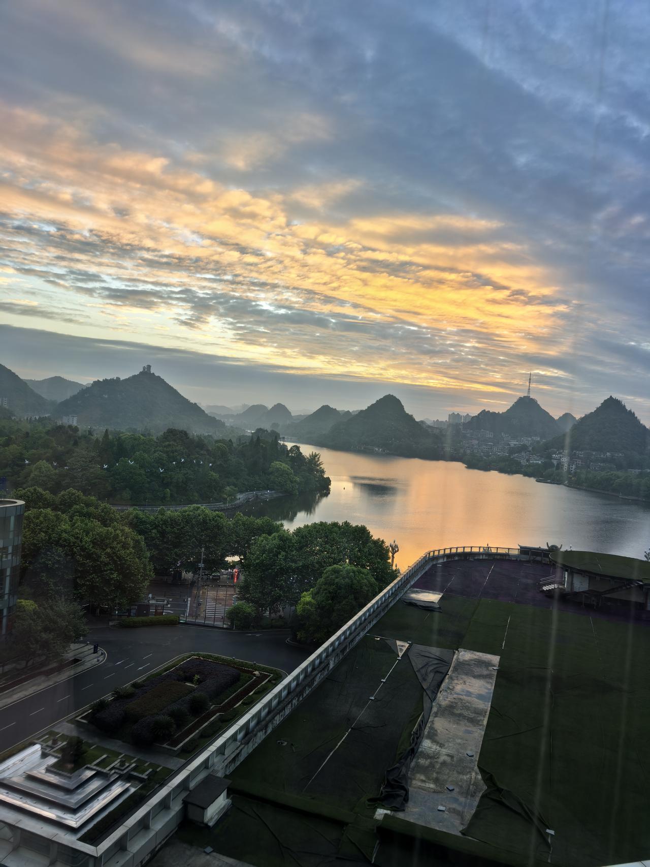 美景图片分享五一游贵阳，安顺看到的美景。