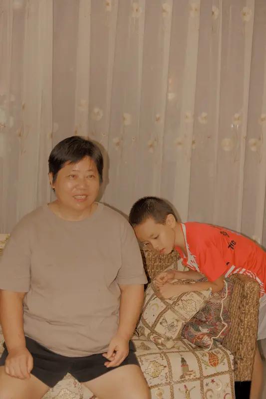 标题：母亲花6万，给智力残障儿子娶外籍妻子！本以为圆满结局，真相让人心酸又警醒！