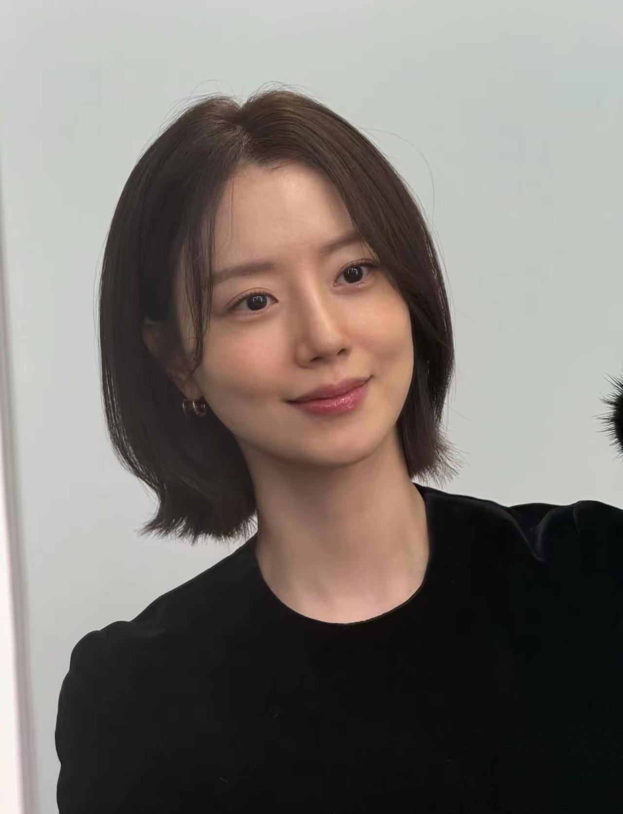 短发美女系列/分享一张你拍的清晨阳光 怎样能拍出好看的街拍照片 温柔甜美的短发造