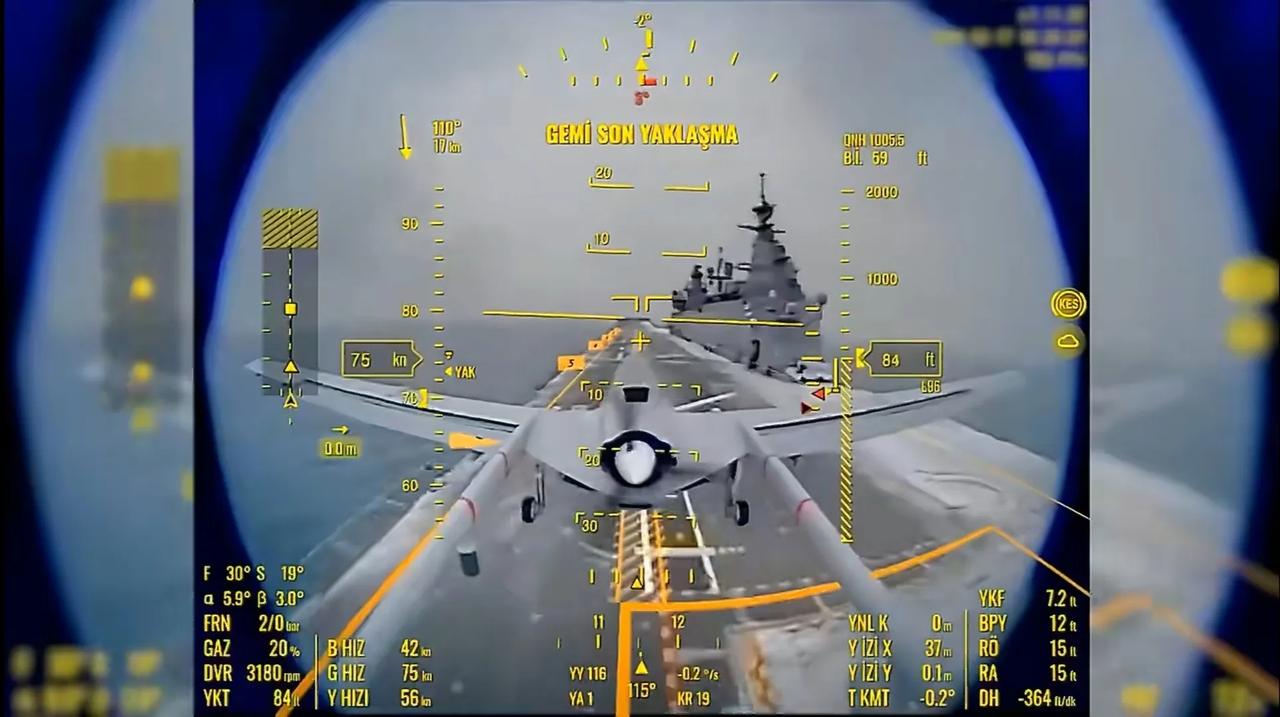 土耳其研制的“旗手”TB-3舰载无人机在北约波罗的海北约期间，在零下的低温和强风