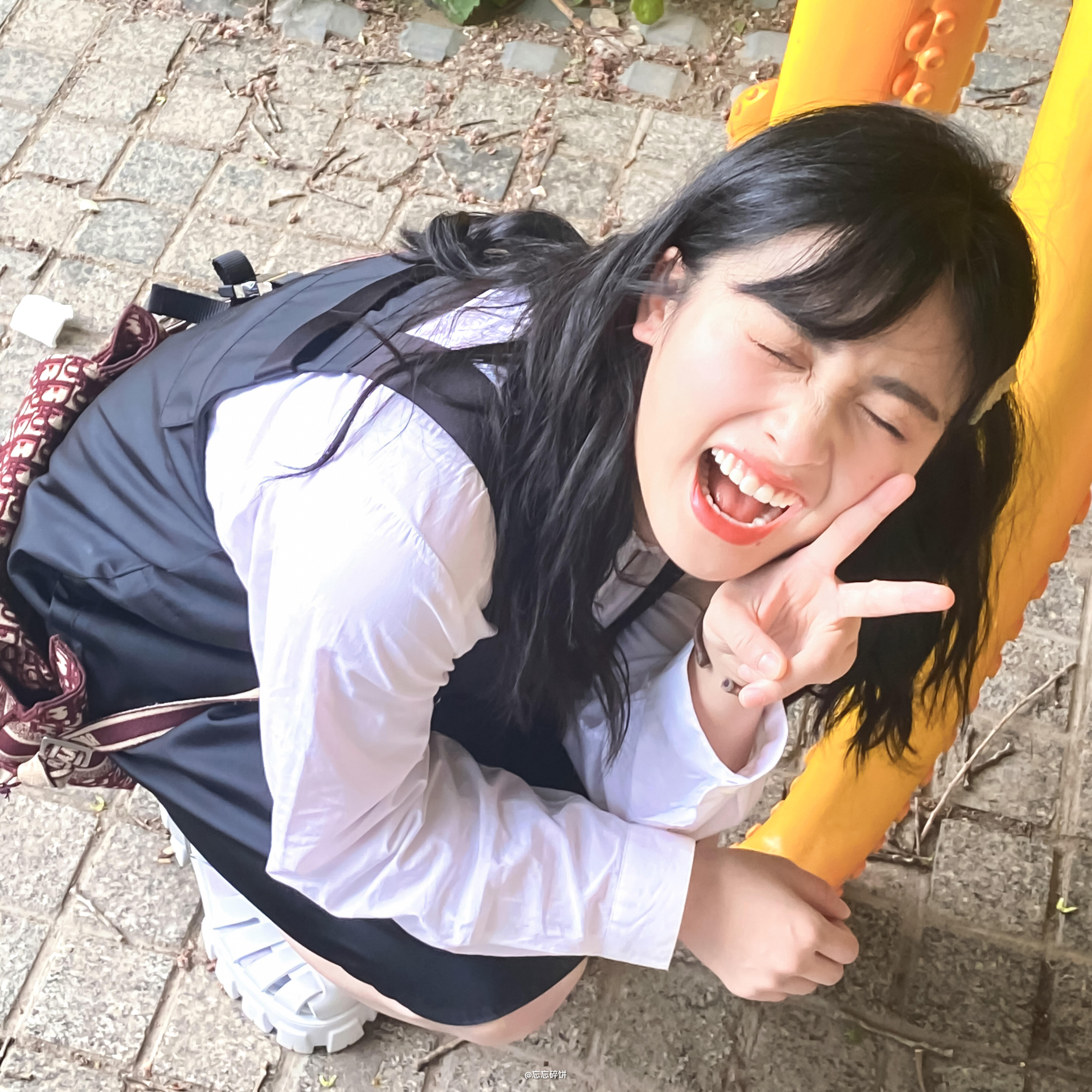 沈月 生日快乐 新的一岁，希望你吃好喝好，无忧无虑，想拍的戏都能拍，想去的地方都