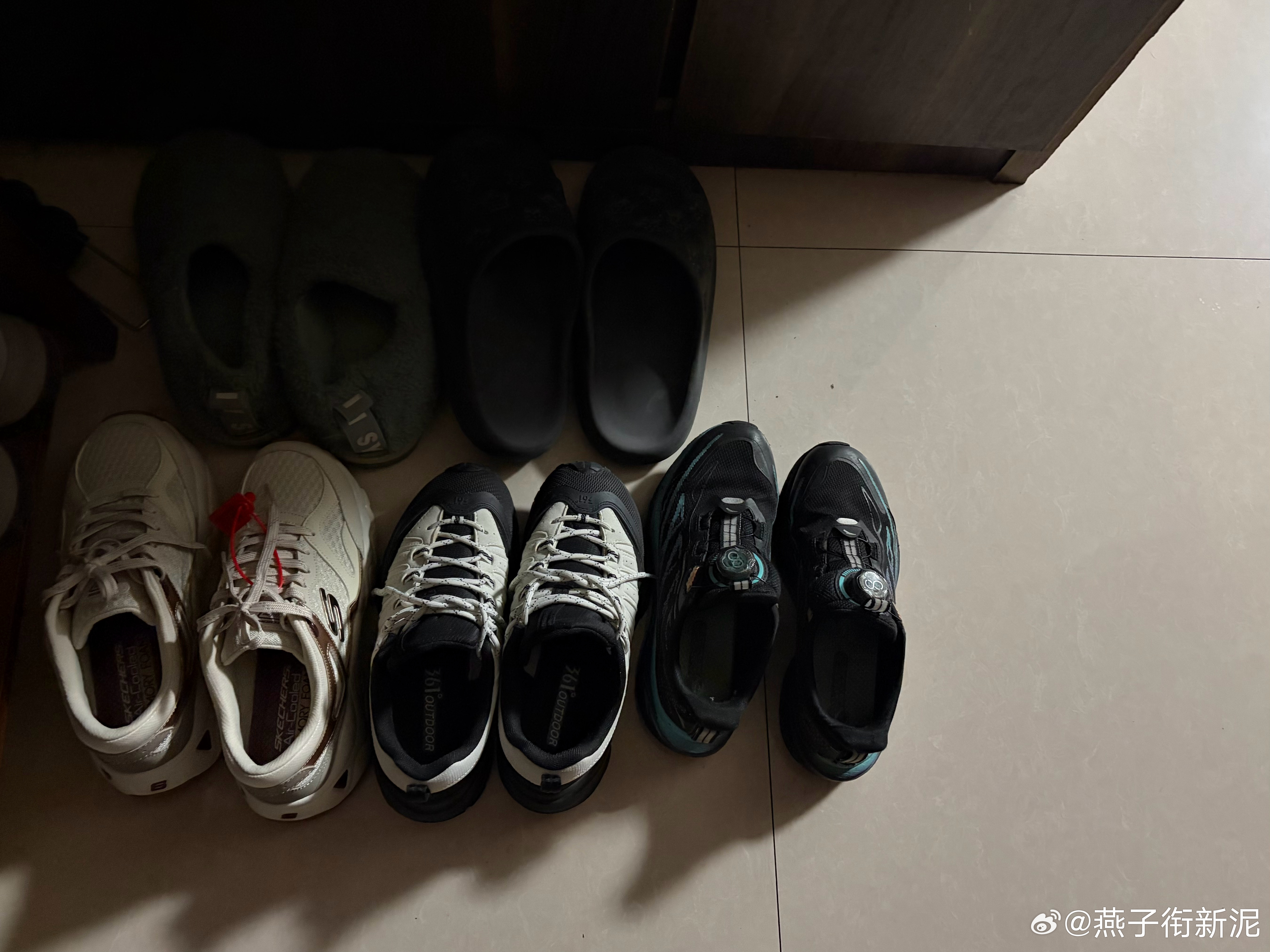 不知不觉，我已经成了一家四口里脚最小的，就连儿子都穿39码的鞋了，我还在穿38，