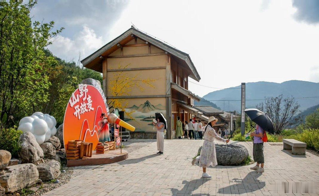 原来山西才是夏天避暑的天花板山西凭借得天独厚的凉爽气候圈粉无数。丰富多彩的好好生