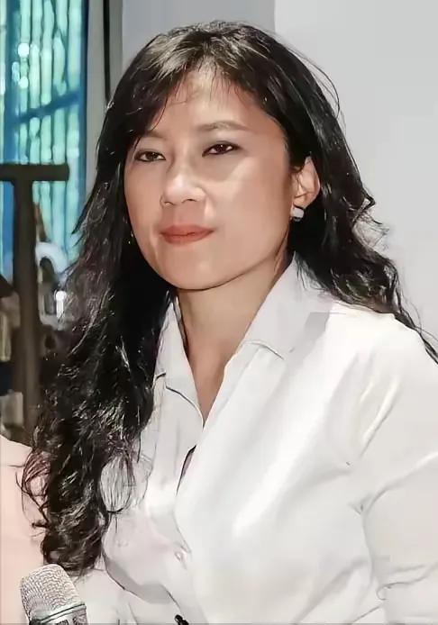 她叫谷辣斯·尤达卡，我国台办痛斥的一名民进党的台独分子。     
      