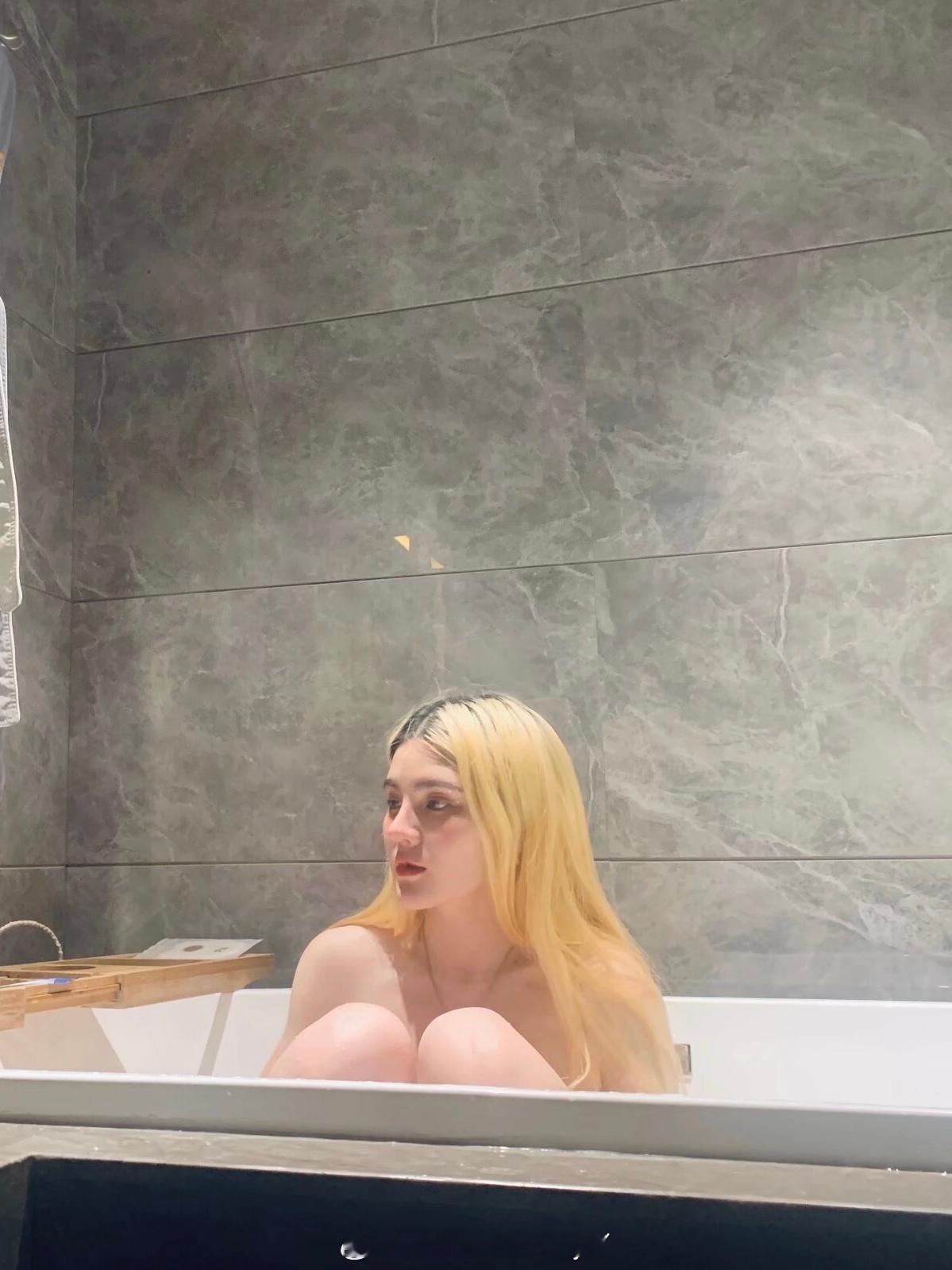 最美不过泡温泉♨️🧖‍♀️#健身[超话]# ​​​