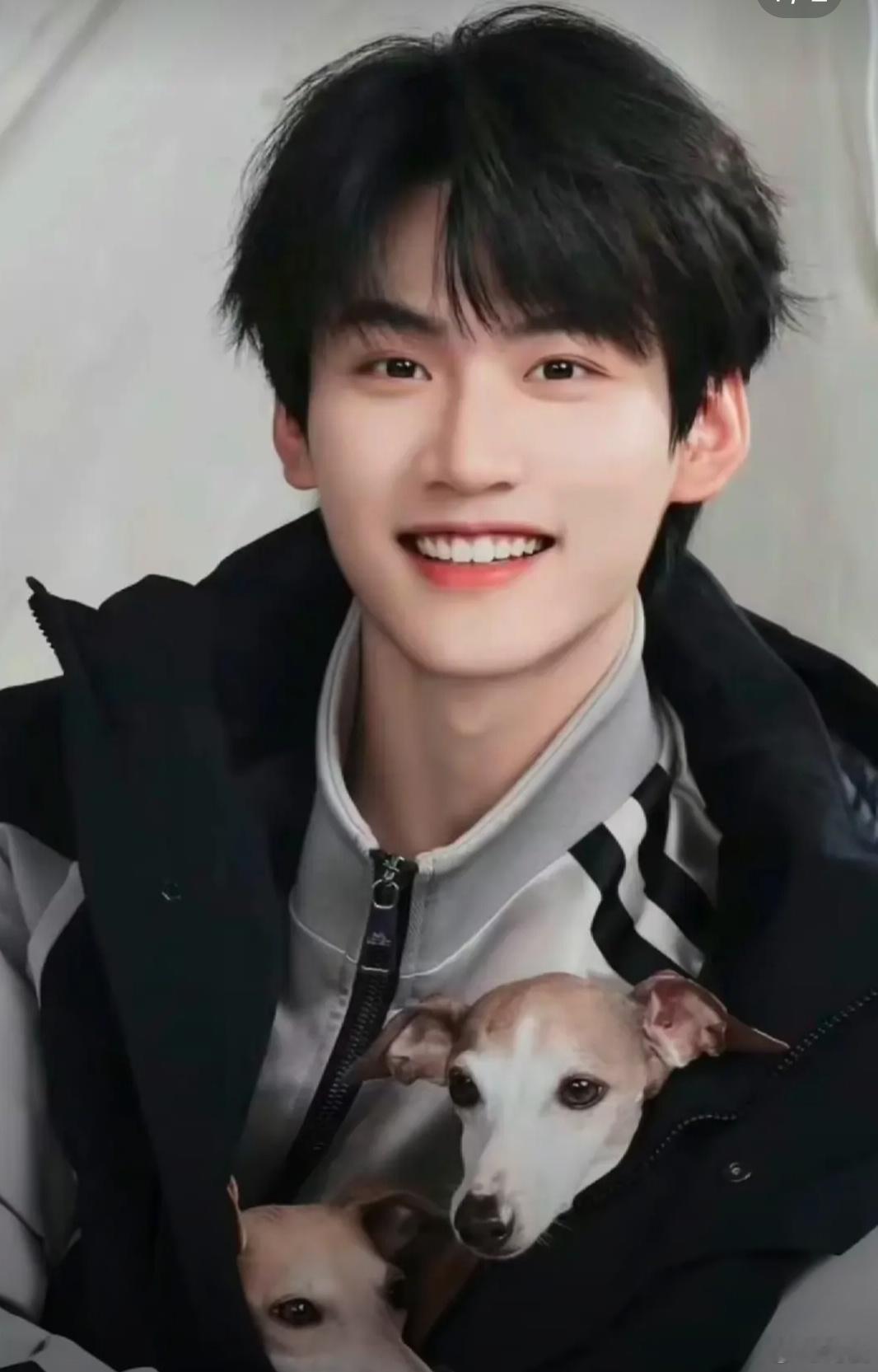 有人说周柯宇像眼睛里有光的陈晓的这就很耐人寻味了 