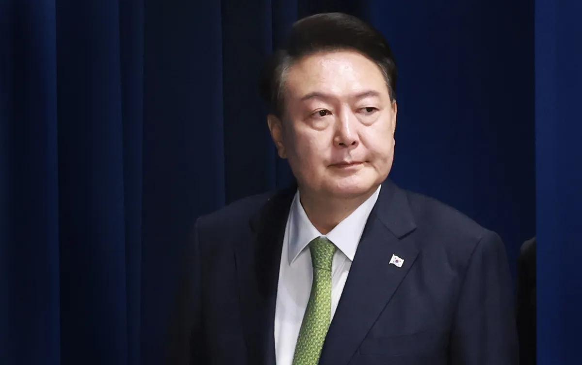 这是韩国历史上首次对现任总统发出逮捕令。

据法界人士透露，首尔西部地方法院负责