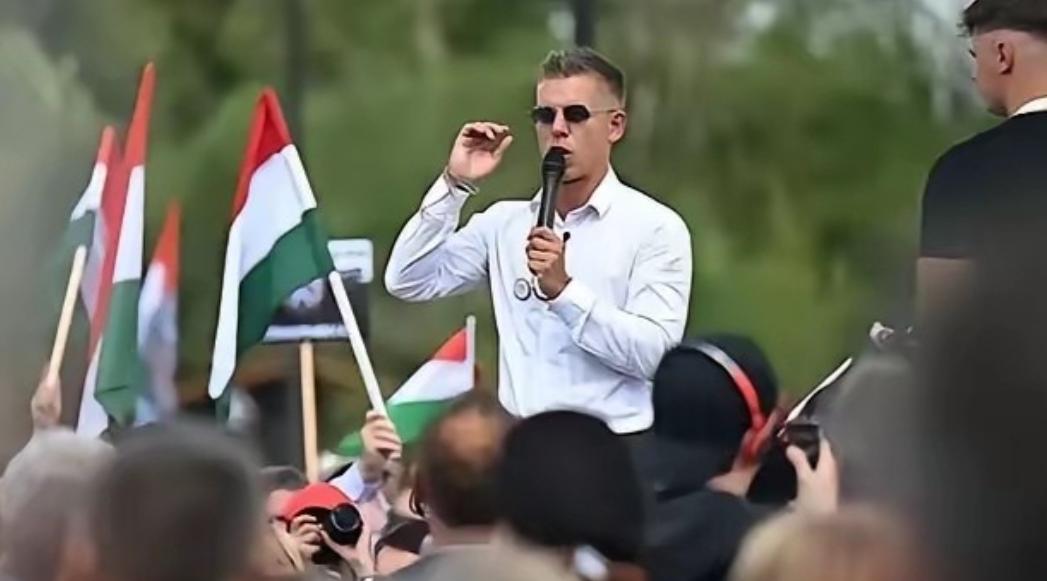 匈牙利当地时间4月12号大选结果终于出炉了，干了16年的欧尔班这次输了
 
这场