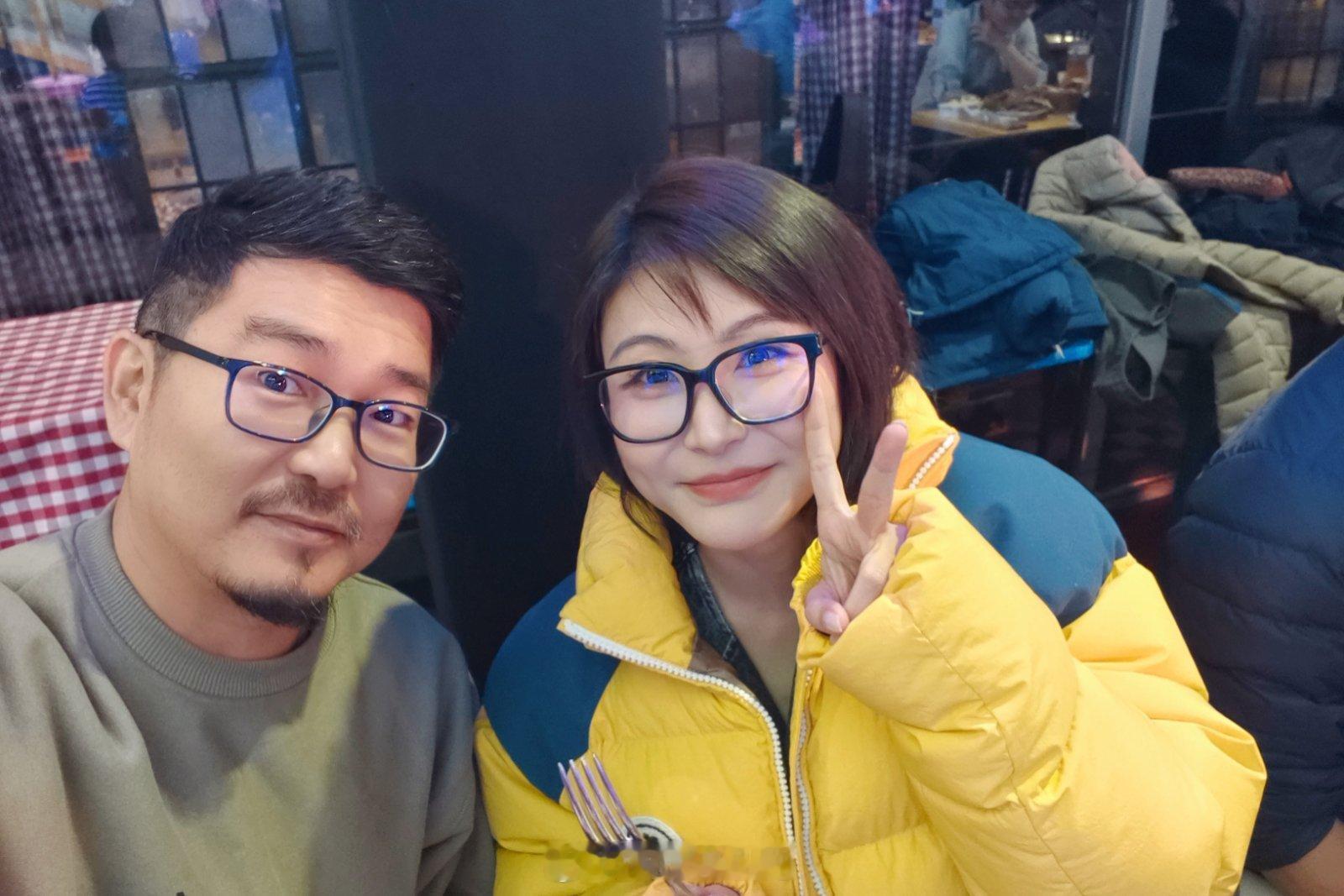 哎嘛，碰见车圈一线网红小姐姐了，赶紧加了她微信，羡慕不[阴险]生活手记 ​​​