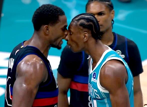 活塞黄蜂上演三回合火爆拳击，影响堪比奥本山宫殿事件。

第一回合，杜伦与迪亚巴特