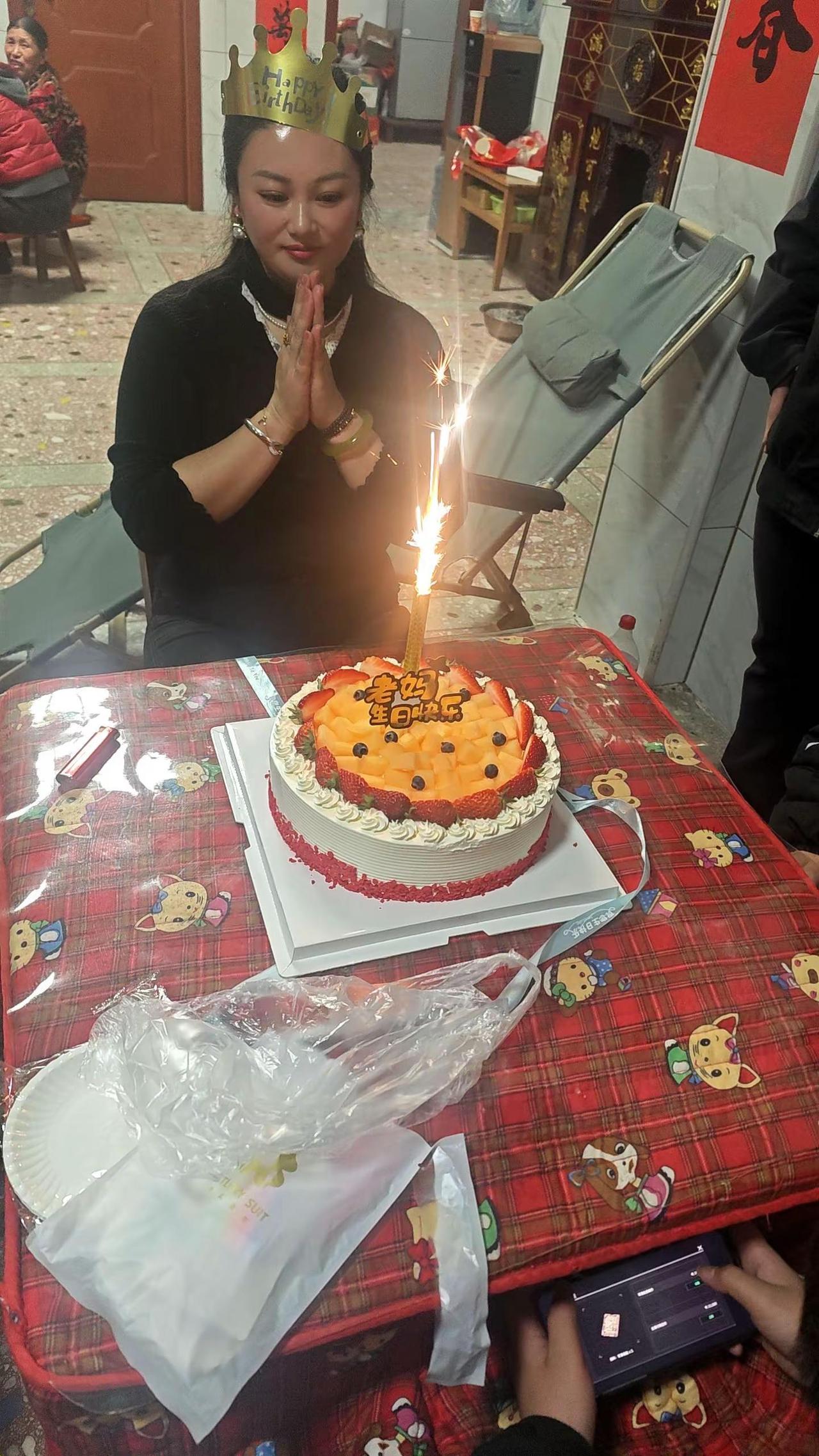 亲爱的生日快乐，貌美如花🌹🌹🌹🌹