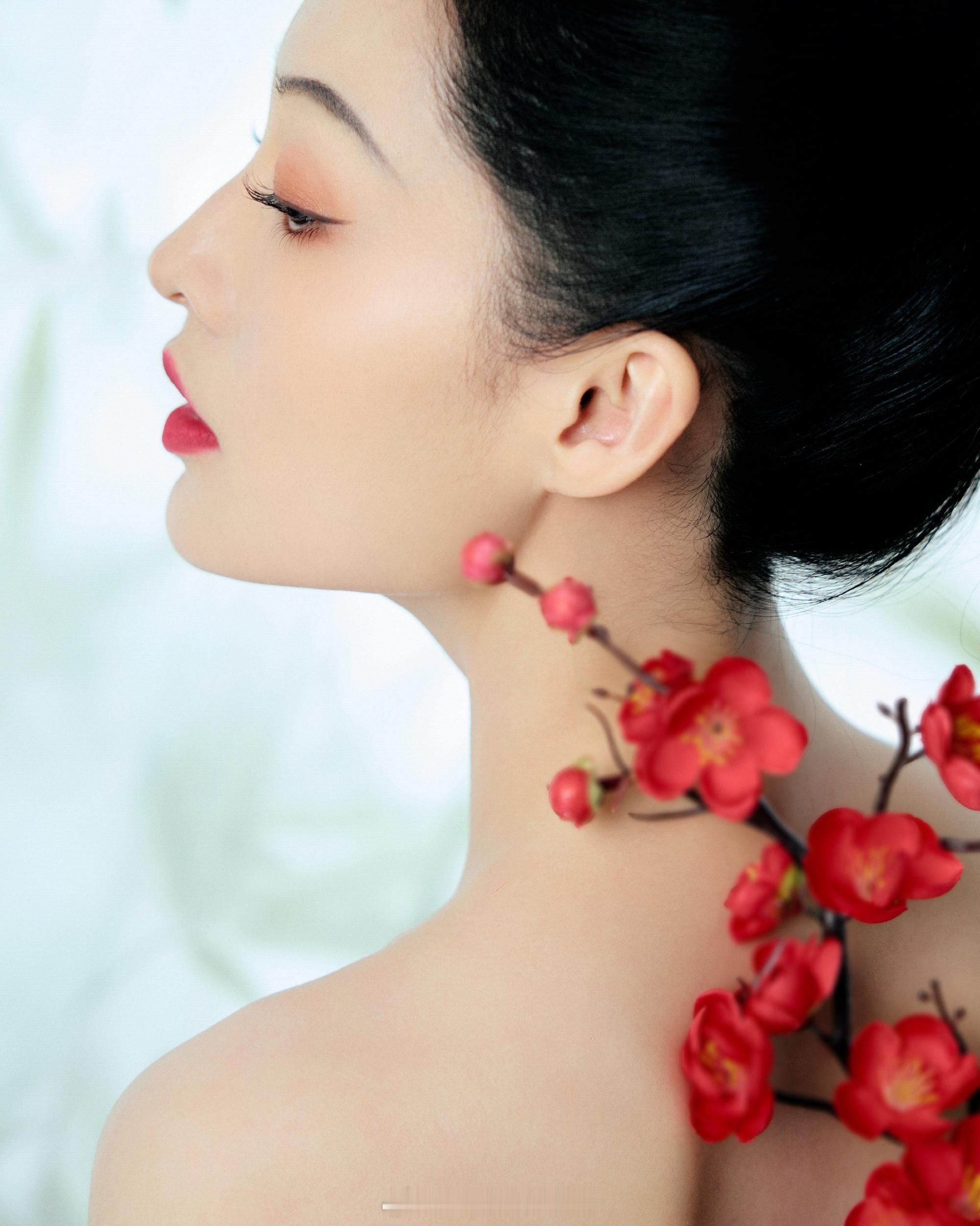 李沁红梅傲雪冷俊柔美 ​​​