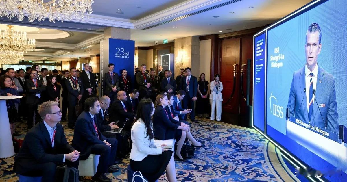 美军炒作大陆10月份武装收台，实际上是想暗度陈仓
近期多名美军高层对外炒作说大陆