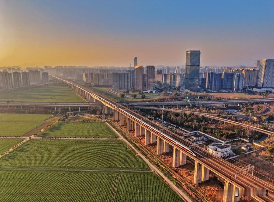 为期8天（3月31日—4月7日）的长三角铁路春假、清明假日运输于昨日落幕，累计发