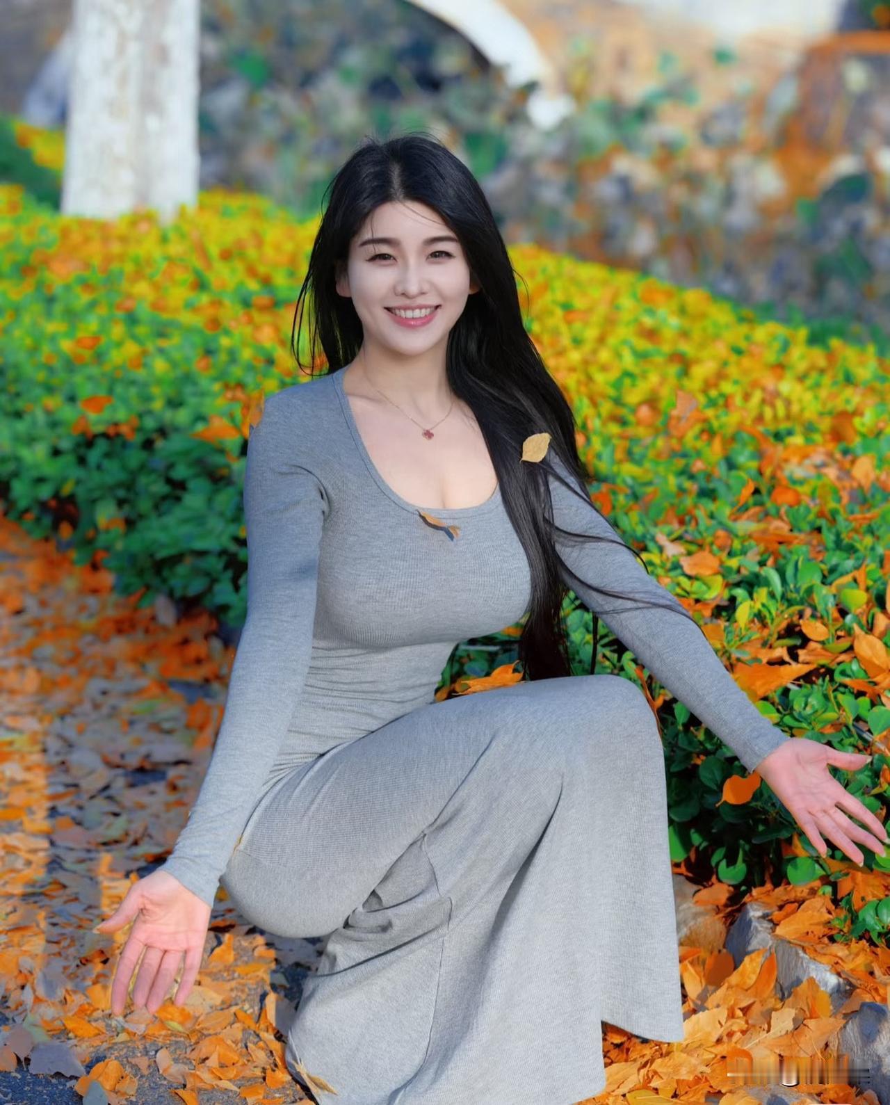 秋天的树叶
一夜之间飘落了很多
仿佛冬季马上要来了