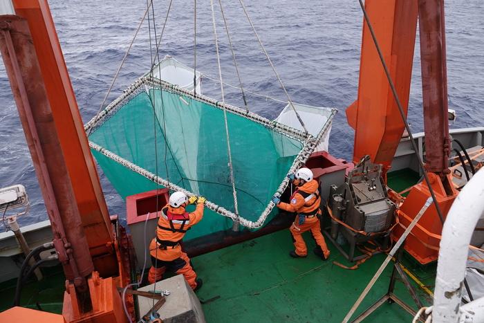 “雪龙”号完成大洋考察作业→-app/#/content?catid=31&id