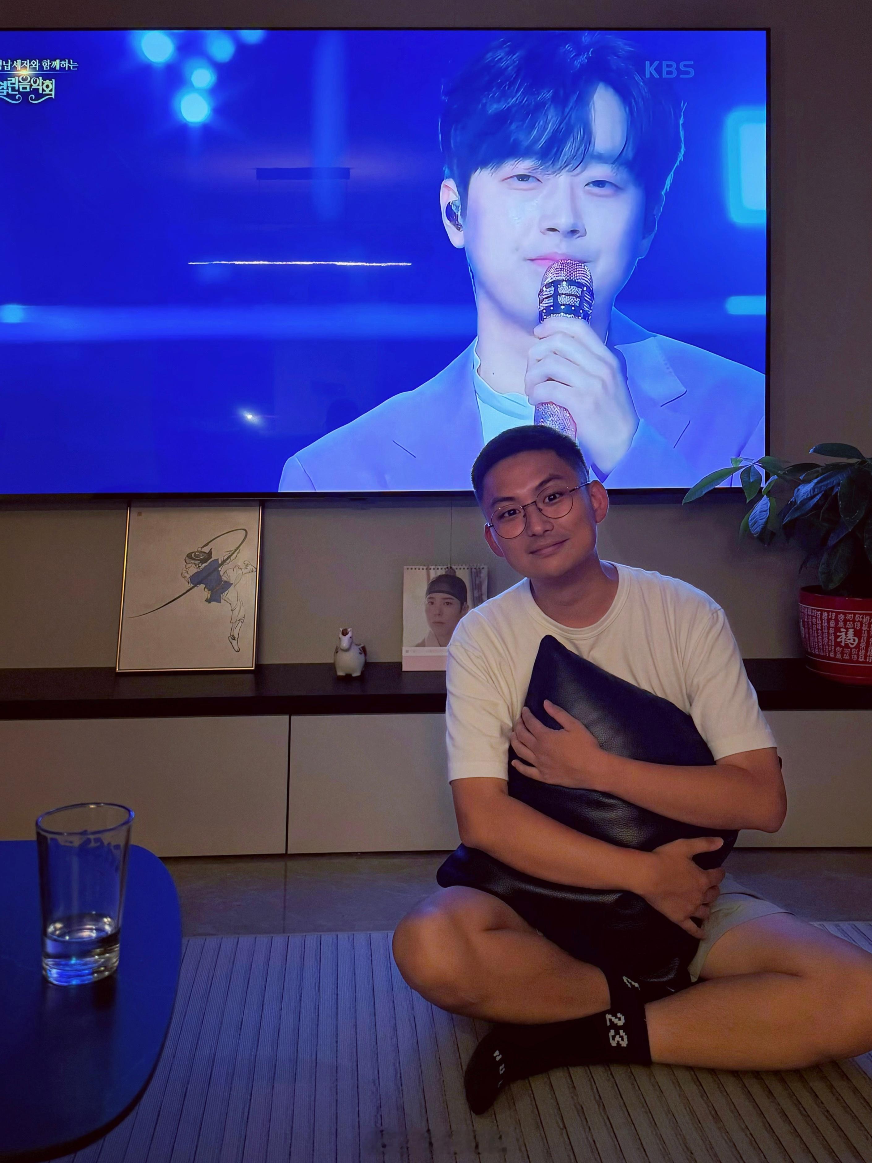 白海豚最新路径杭州 和朋友们在家里发疯发现外面没什么风雨出门吃个锅巴粉干吧 杭州