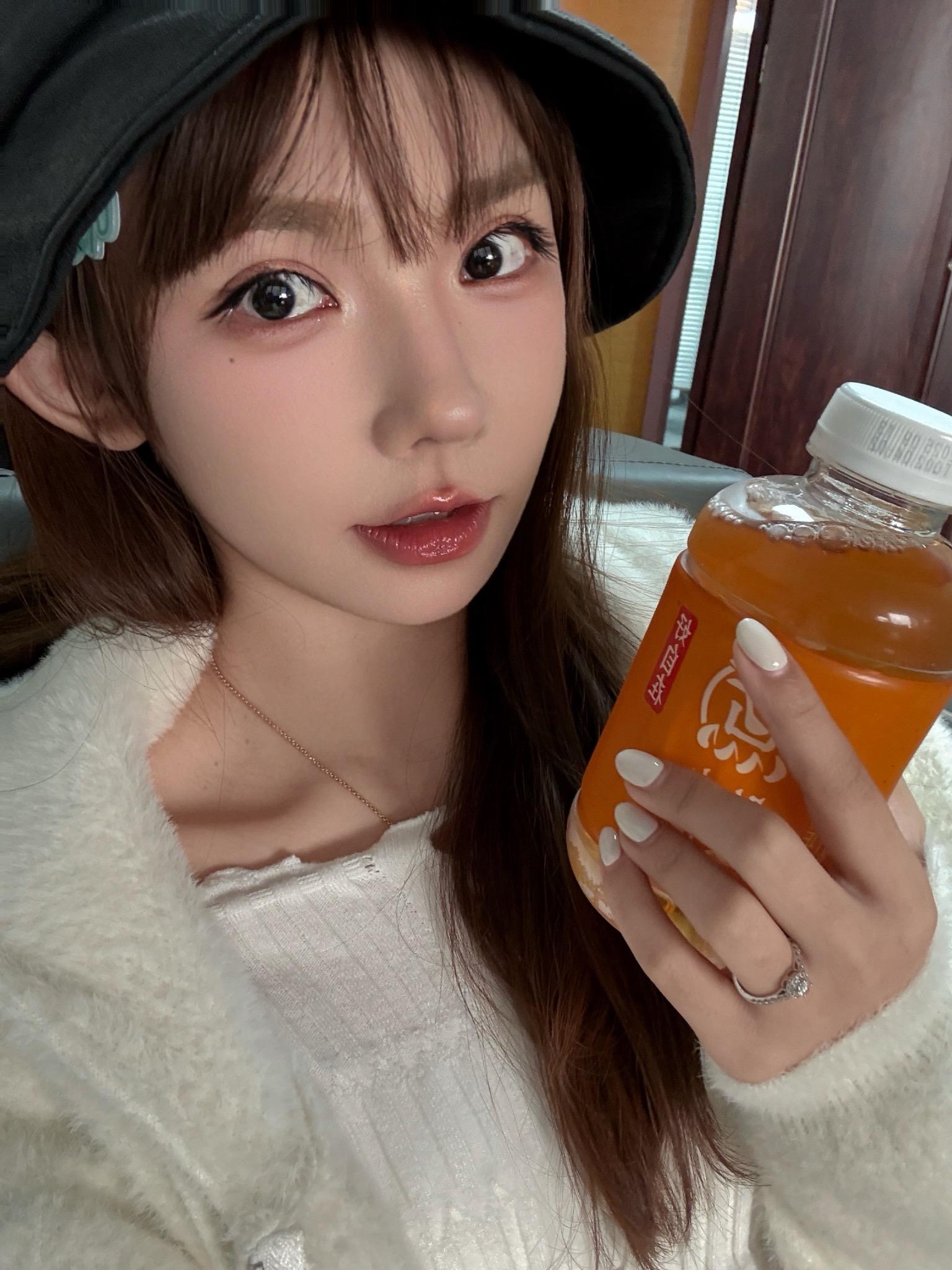 你去找黑丝吧 我脱了牛仔裤还有棉裤 拿捏不住你