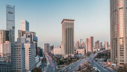 今天咱们聊的沈阳化工大学，就是专门来治这个“选择困难症”的。这学校在辽宁沈阳，是
