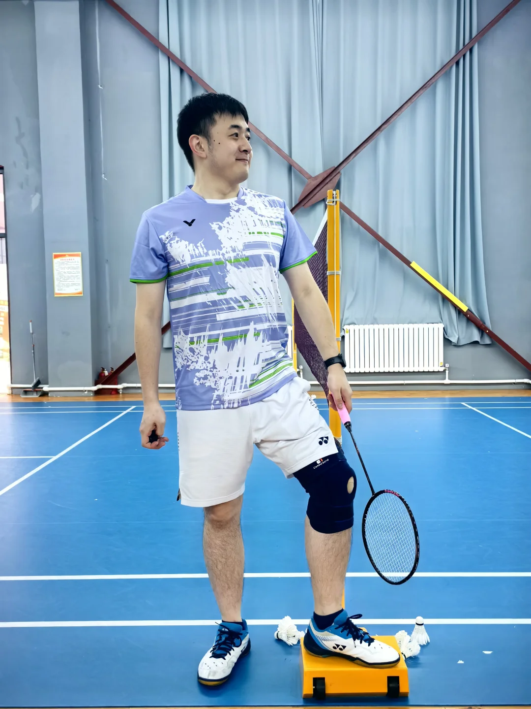 ootd｜谁能帮我把后面广告牌和羽毛球p掉
