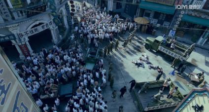 闲来无事，追剧呗！

对了，决定看“沉默的荣耀”。

看这个剧，临场感十足。
