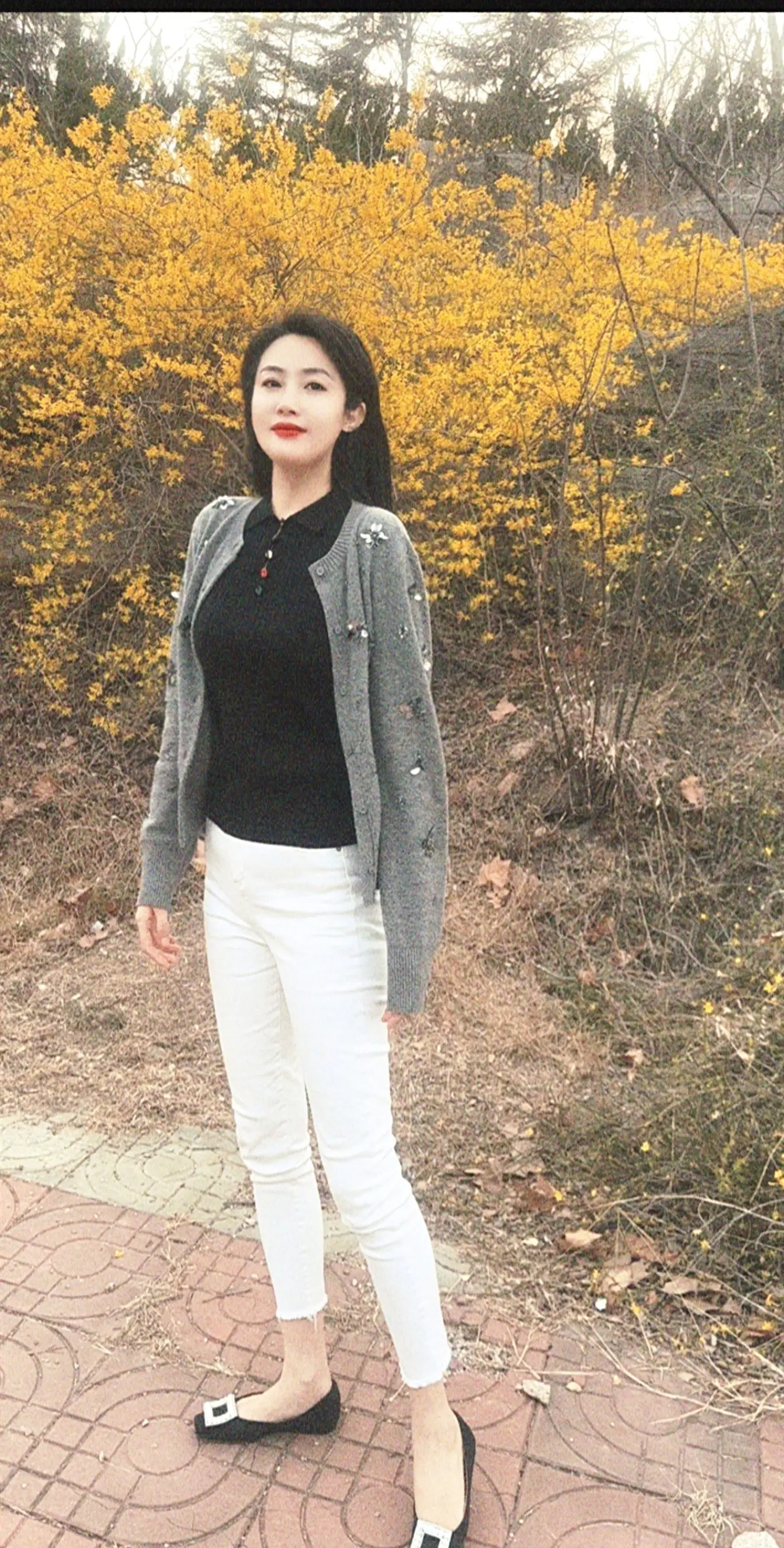 目中有人才有路  心中有爱才有度