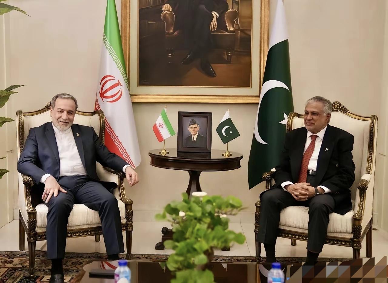 伊朗代表团深夜悄悄去了伊斯兰堡，美国代表团却更加抓狂了。
      美方代表团