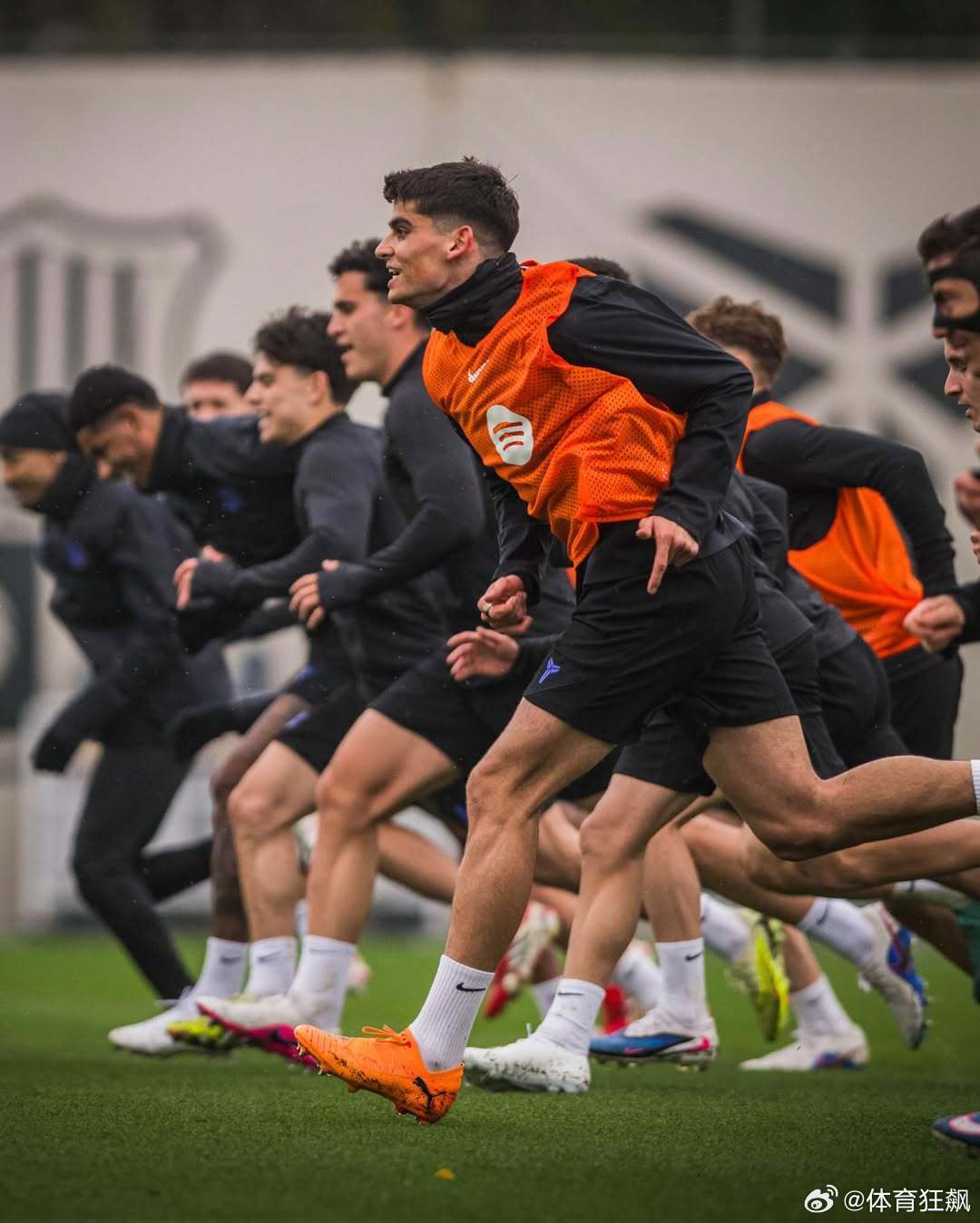 巴萨今天的训练。西甲  cr：欧洲足球记录者 