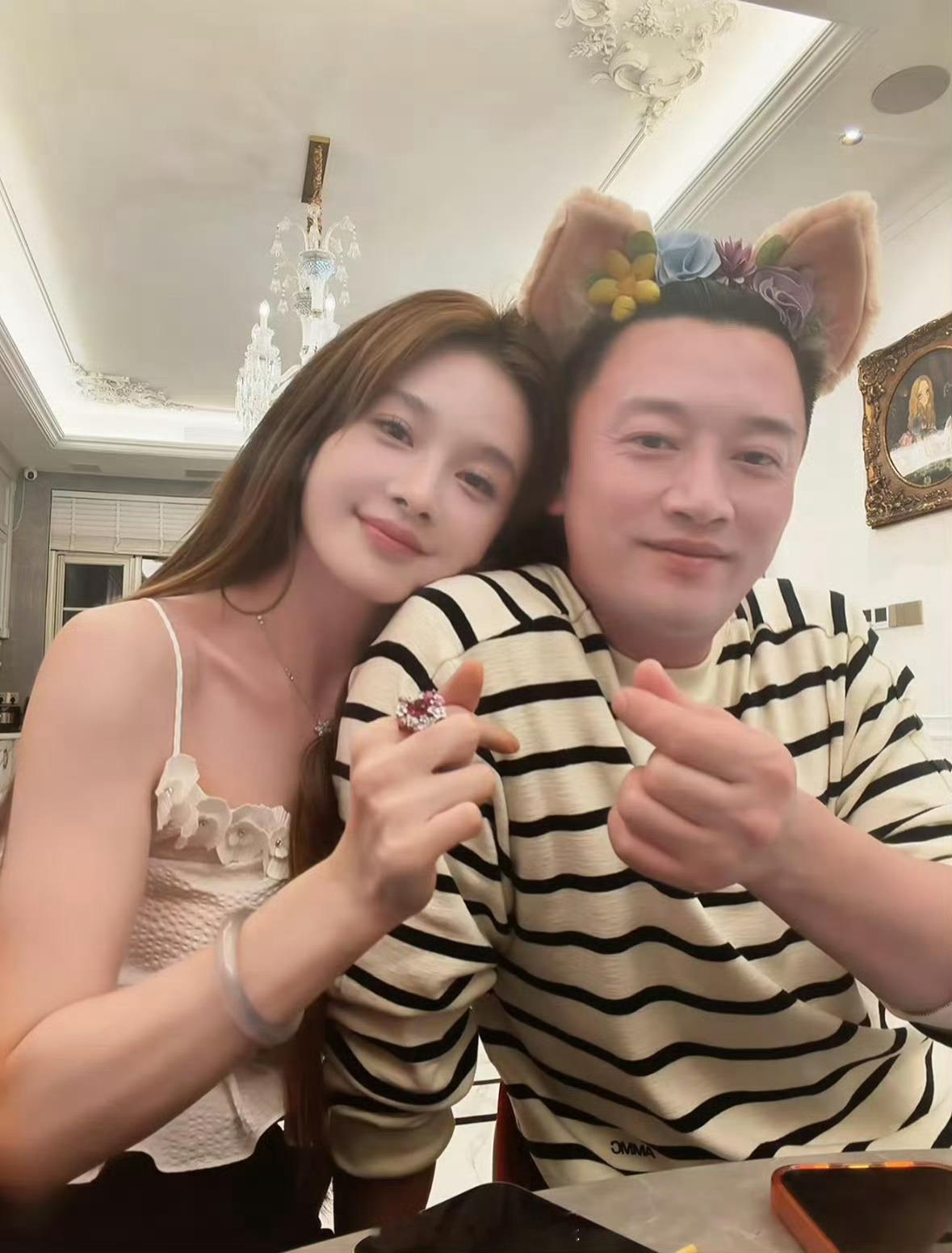 蒋毅向赵樱子求婚赵樱子发了一段蒋毅向自己求婚的视频，恭喜两位 