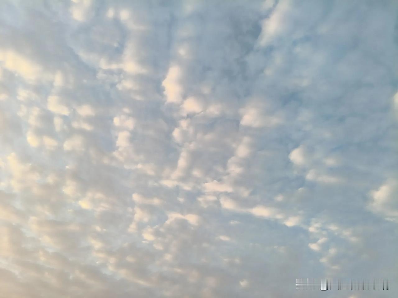 如果你过得迷茫和无助，来看看一位85年大哥的人生。

大哥1985年出生在一个偏