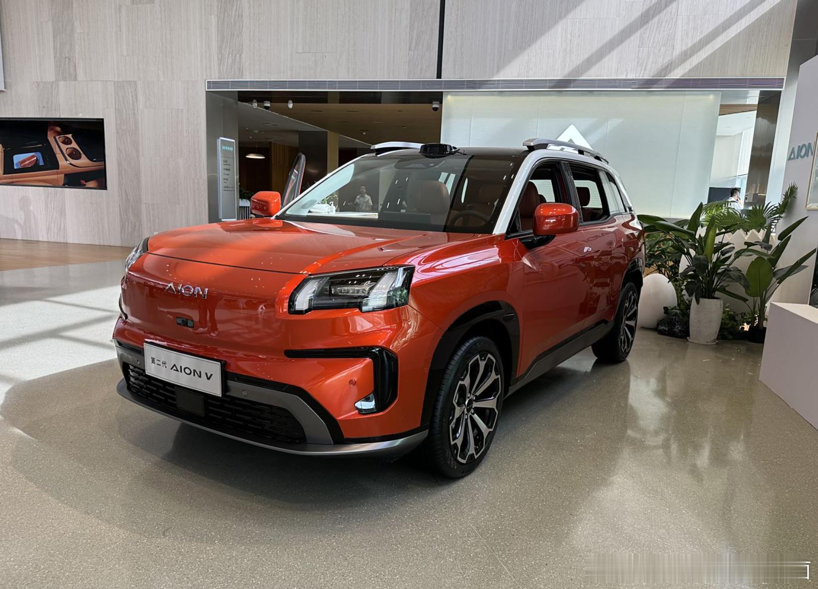 #这是你要的潮车吗# 广汽埃安全新AION V，说是续航可能是750km。我对现
