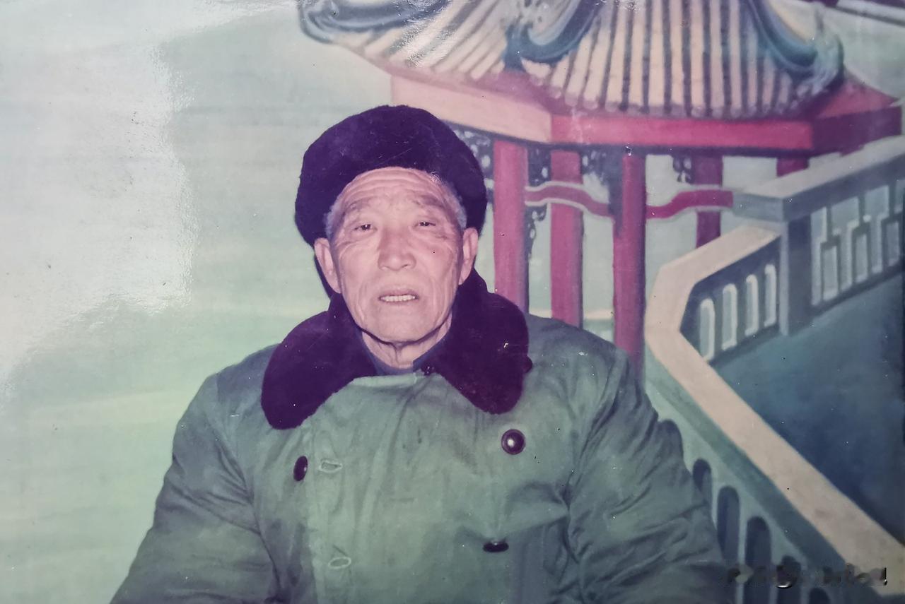 金安国（1919—1997），湖北随县人，全国民兵英雄。1947年任民兵队长，1